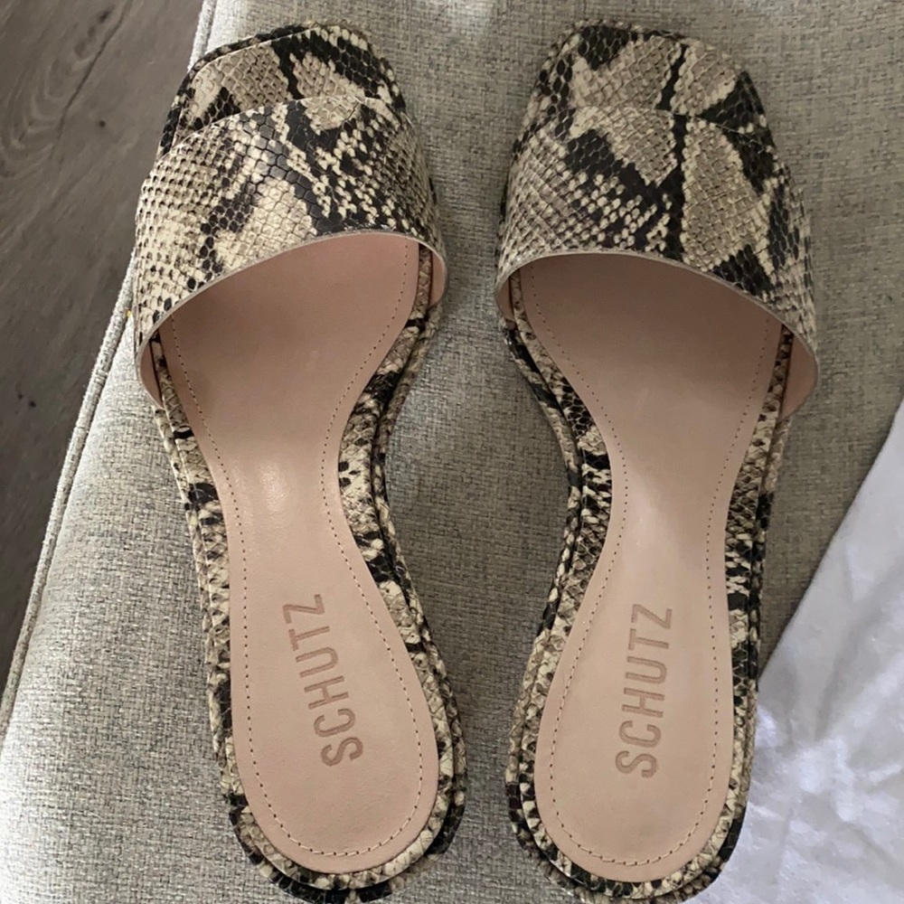 Brand new Schutz shoes for summer!
